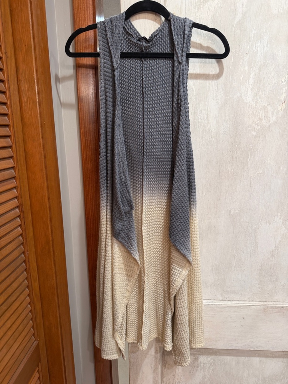 T Party Fashion Gray to Cream Knit Open Vest
